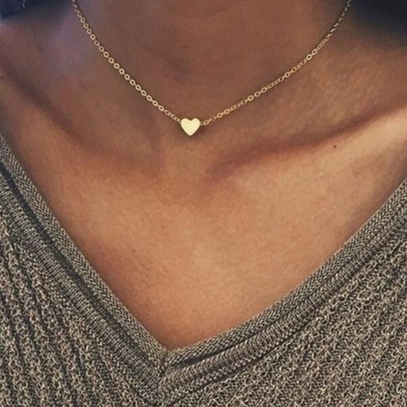 Urban Outfitters Jewelry - Dainty Heart Necklace [Gold]